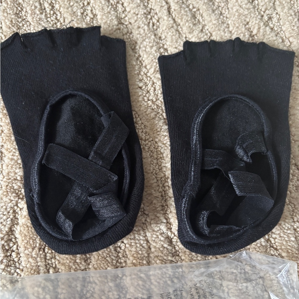 Black Toe Socks yoga with Straps